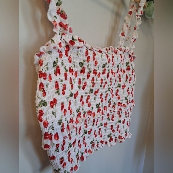 NWT Fruit Strap Shoulder Top Size 1X - Picture 2 of 4